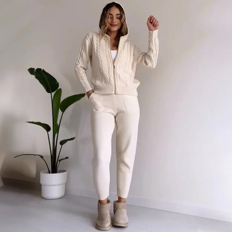 Two-Piece Women’s Set with Zip Top and Shorts | Hooded