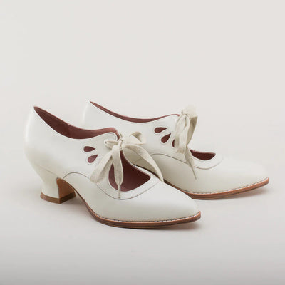Stylish Women’s Closed-Toe Shoes | Vintage