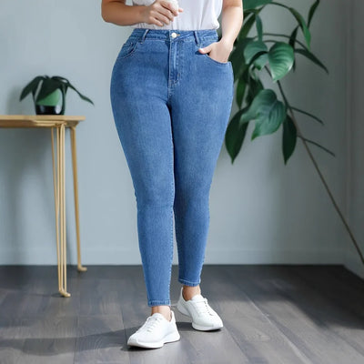 Women’s Mom Jeans | Slim Fit