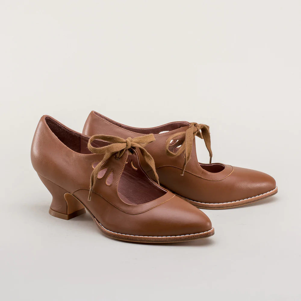 Stylish Women’s Closed-Toe Shoes | Vintage